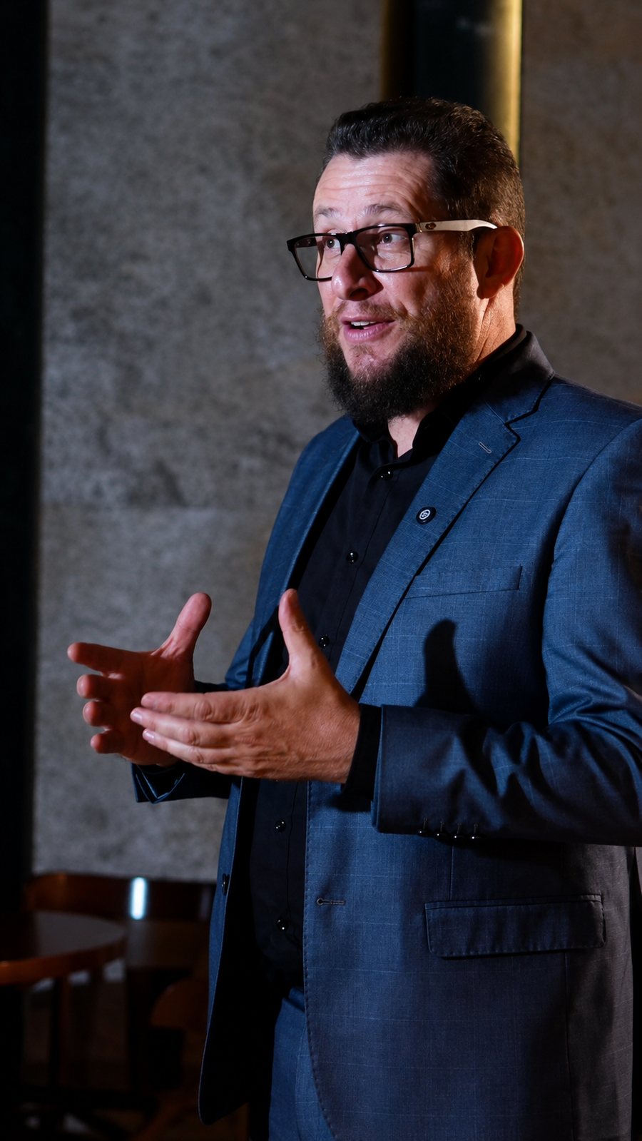 Adriano Moleiro durante palestra corporativa